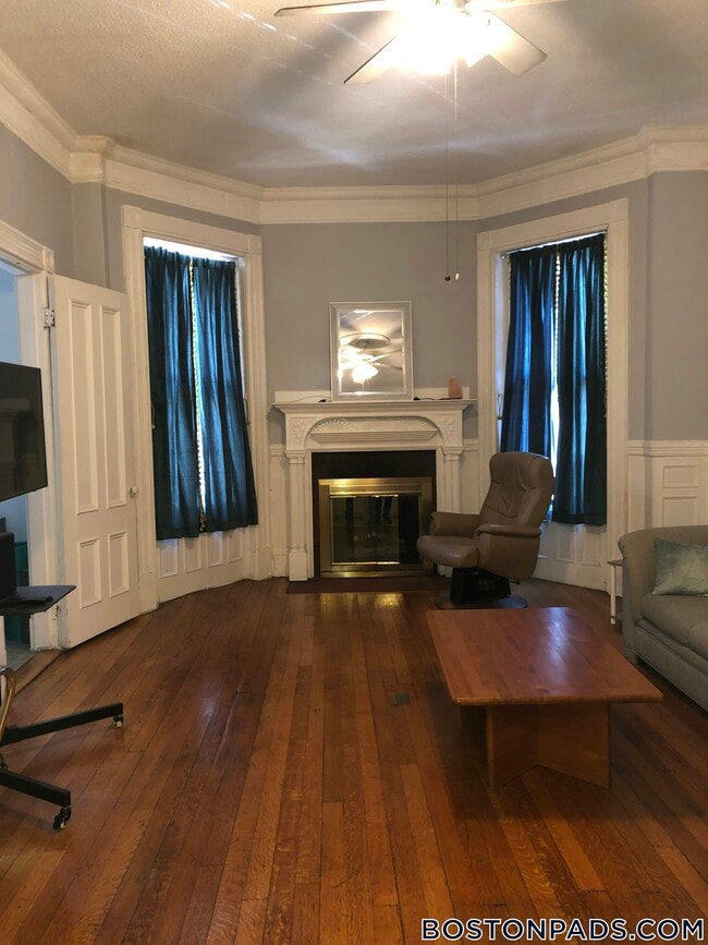Photo - 290 Newbury St Apartment Unit 1R