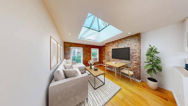 Photo - 3 Centre Market Pl