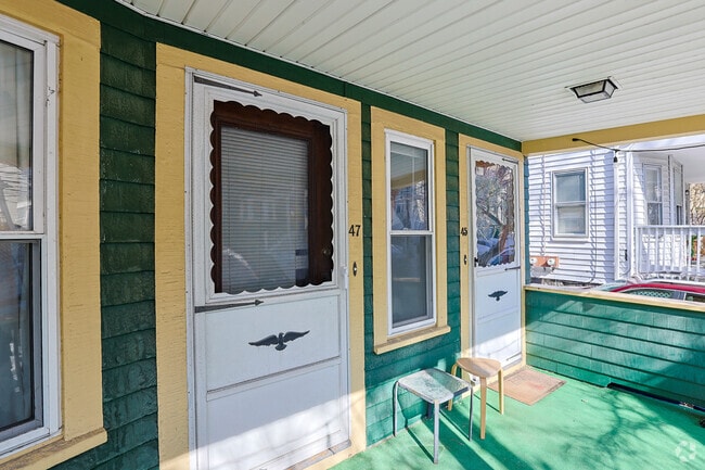 Entrance - 45-47 Clarendon Ave