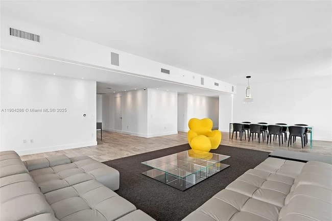 Photo - 650 NE 32nd St Unit #PENTHOUSE 5201