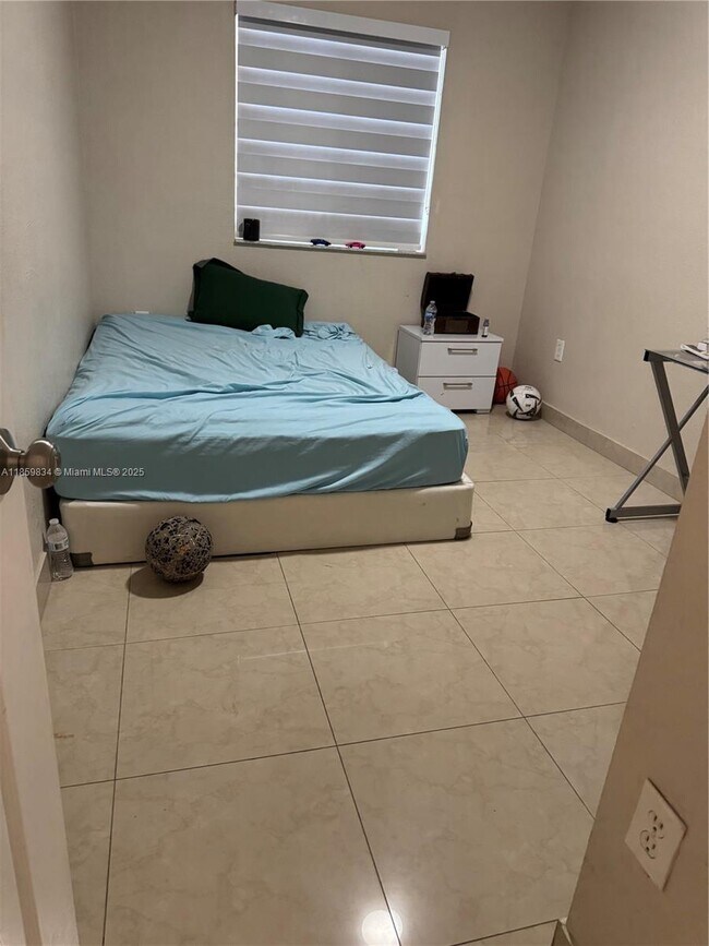Photo - 6940 NW 179th St Unit 405-7