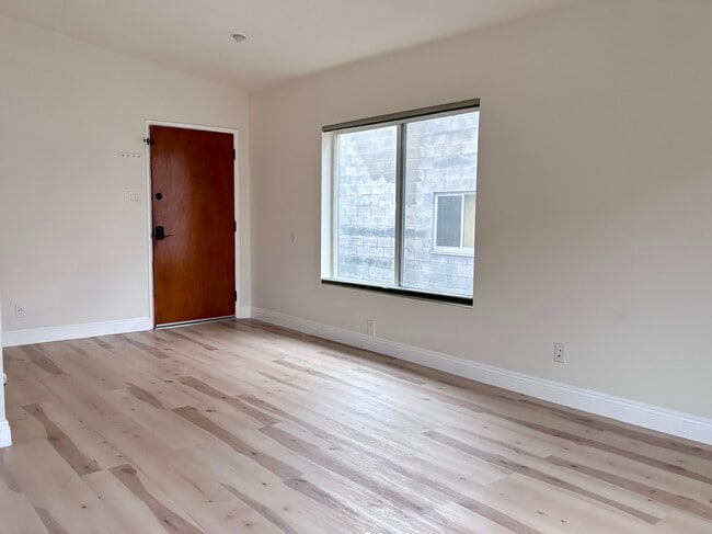 Photo - 538 Brooks Ave Unit 3