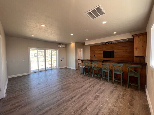 Photo - *utilities included* Remodeled Studio Apar...