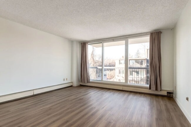 Photo - Elkwater Apartments