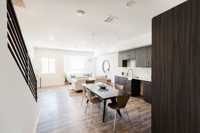 Photo - 14827 Victory