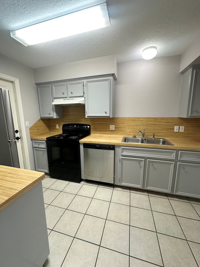 2612 Cheyenne Dr