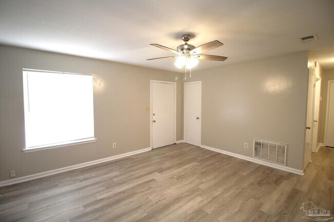 Photo - 3400 Green Briar Ct