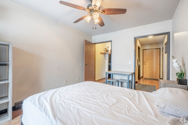 Studio, 1BA - 270SF - Living Room