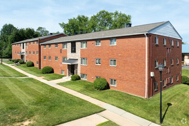 Arbuta Arms Apartments*