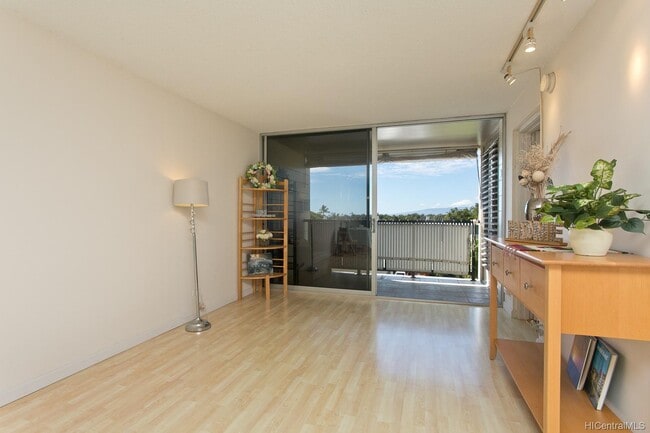 Photo - 3805 Kanaina Ave