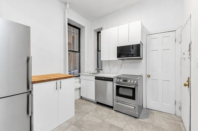 Photo - 303 Broome St Unit 2