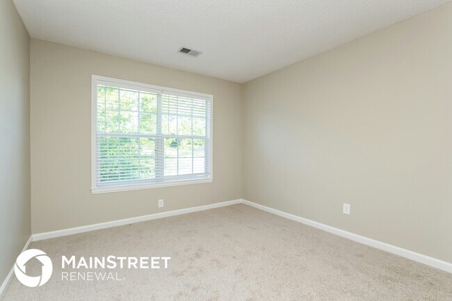 Photo - 4400 Feather Way