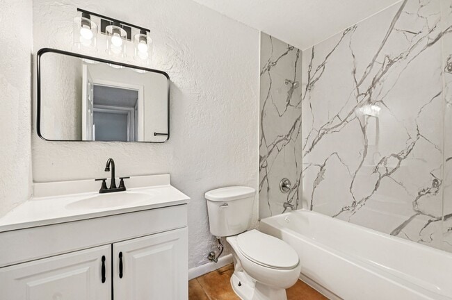 Photo - Lakeside Condominiums