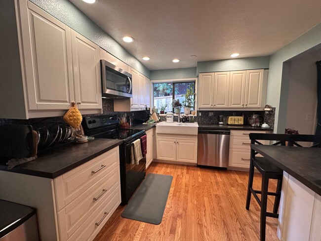 Photo - Wonderful Two-Story Seattle House ready to...