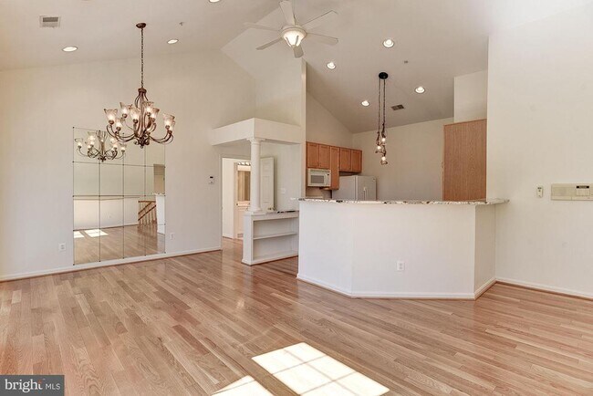 Photo - 10706 Symphony Way Unit 208