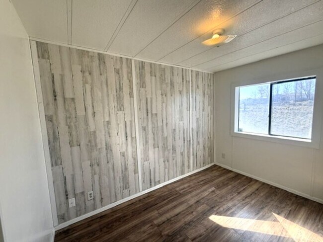 Photo - 3 bedroom single wide in Rydon