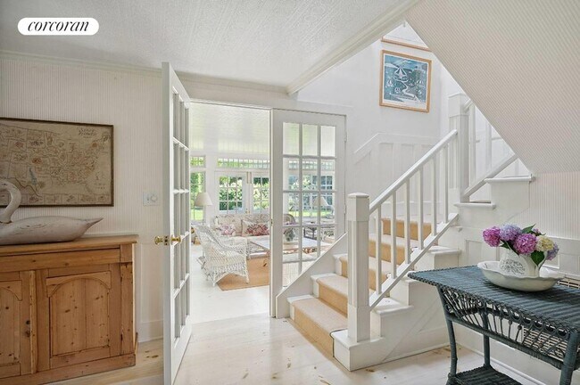 Photo - 115 Apaquogue Rd