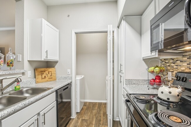 Stone Canyon Apartment Homes