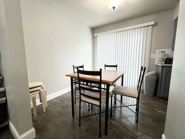 Photo - 5658 S Vlg Cir Unit Bedroom 4