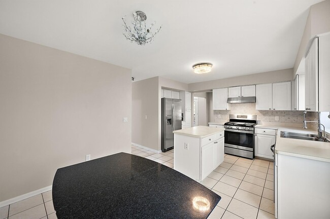 Photo - 28849 Hearthstone Dr