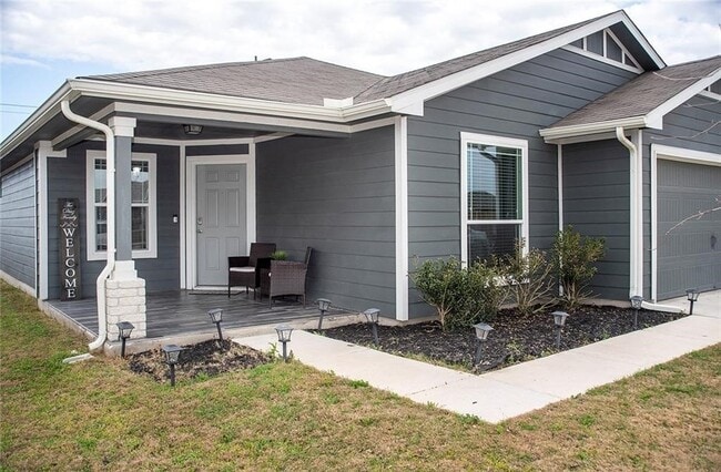 Photo - 810 Comal Run