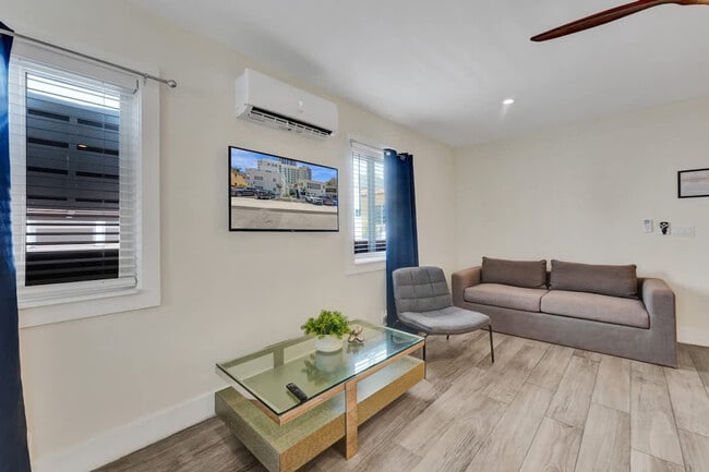Photo - 3020 Seville St Unidad SI ID1504067P