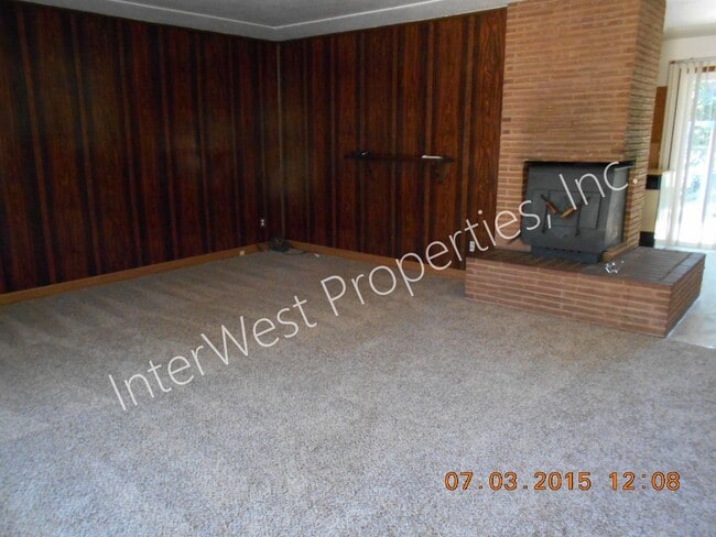 Photo - 3 Bedroom Ranch Style on Cul De Saq with Fenced Yard, Wood Stove & Garage!
