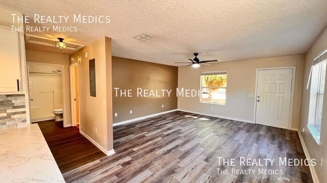 Photo - 436 Jennifer Ln