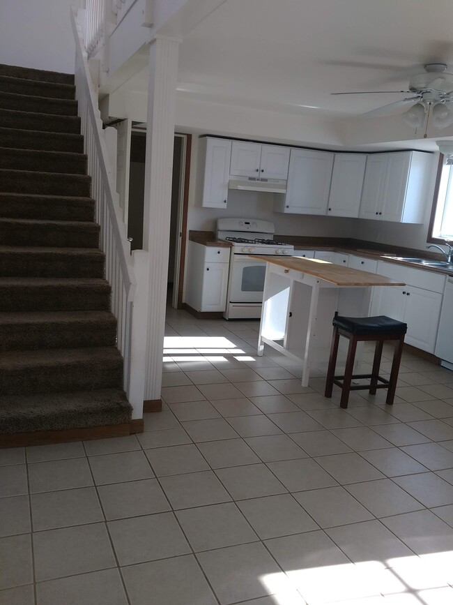 Photo - 68 Fields Rd Unidad country apartment