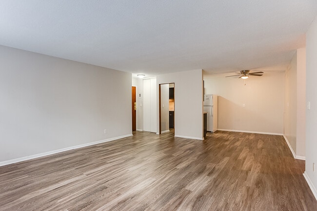 Photo - Eat Street Apartments