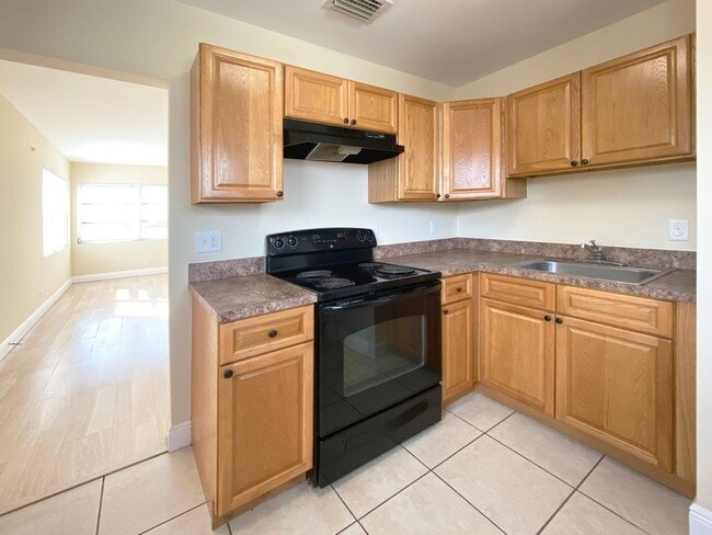 Photo - Spacious 2 Bedroom/ 1 Bath Available NOW!