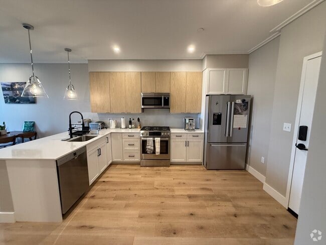 Building Photo - 70 Leo M Birmingham Pkwy Unit 409 Rental