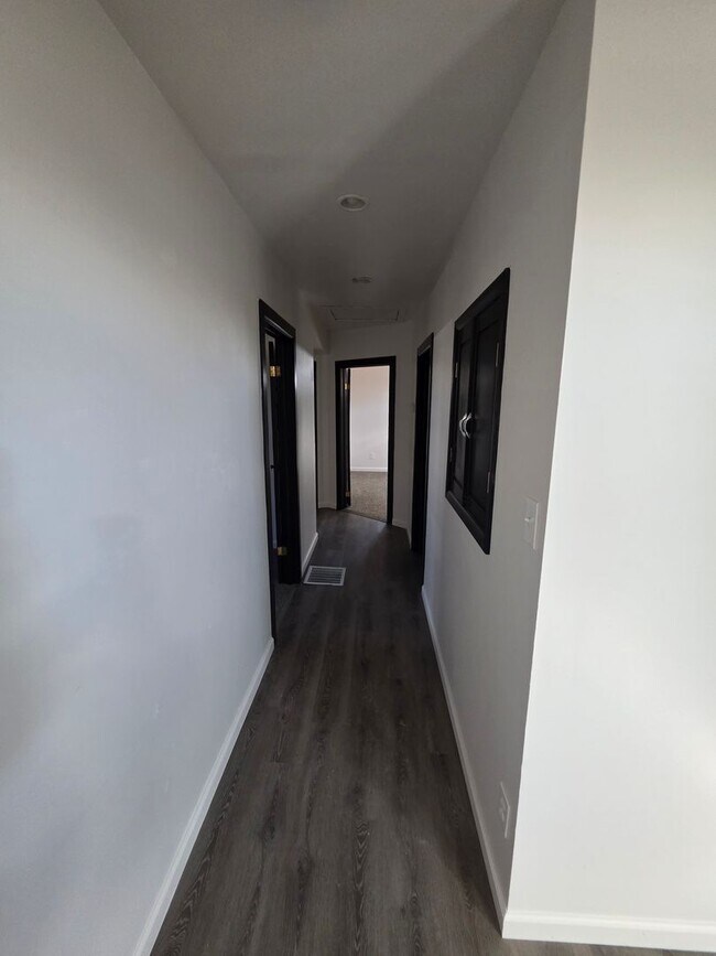 Photo - MOVE IN READY - 1/2 OFF SECURITY DEPOSIT