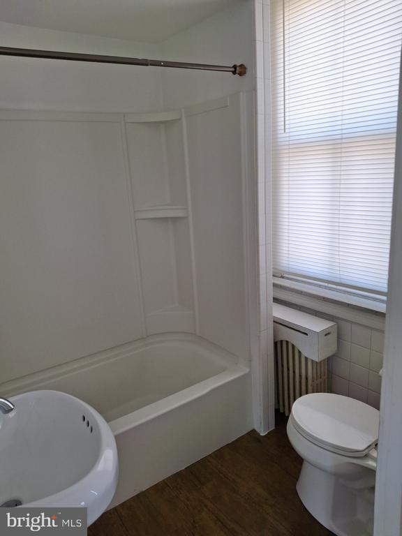 Photo - 212 E Broad St