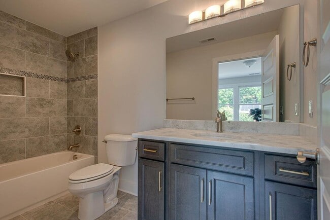 Building Photo - 808 Shelby Ave Unit B Rental