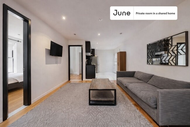 Room in Shared 6 bed/2 bath home in Central Harlem