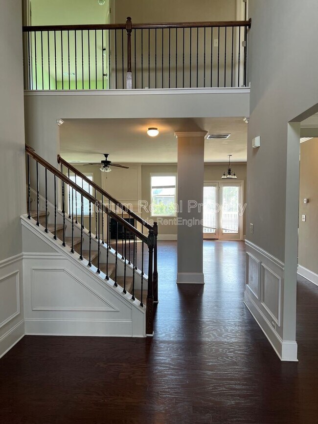 Photo - 4770 Leatherstone Way