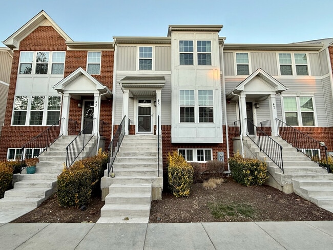 Building Photo - 45 Nicholas Dr W