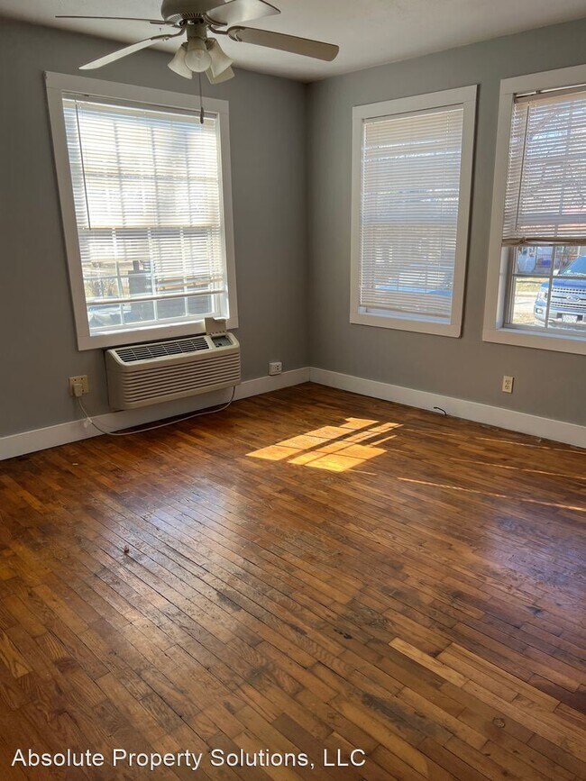 Photo - 1 br, 1 bath House - 1720 N Fremont Ave