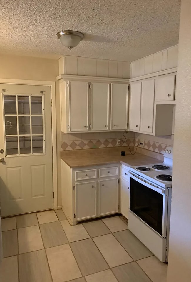 Photo - 1305 80th St