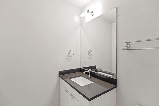 Building Photo - 1613 Wheeler Ave