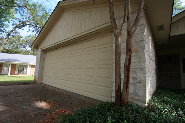Photo - Great 3/2 CS Home in Raintree