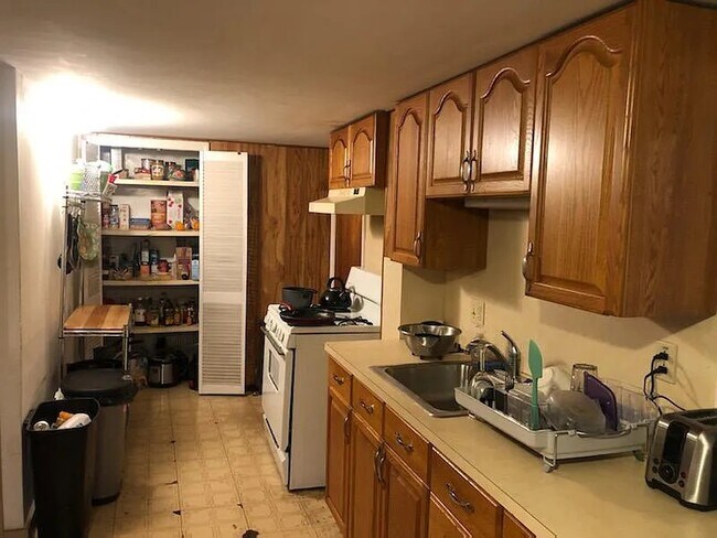 Photo - 28 Cherry St
