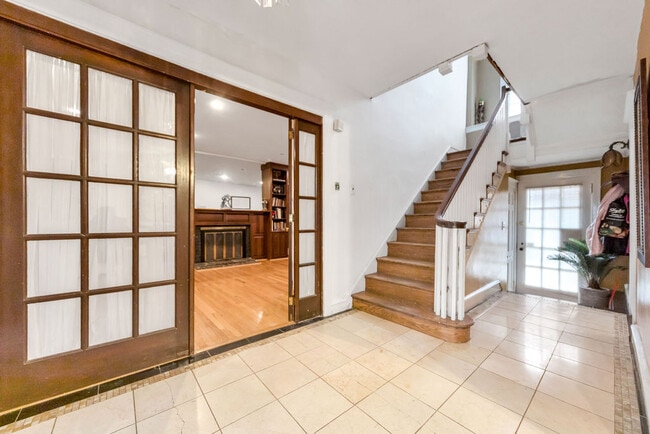 Photo - 817 Ashbourne Rd