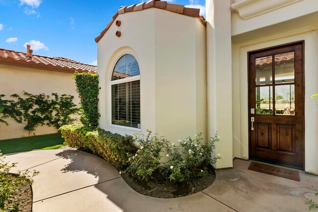 Photo - 79568 Mission Dr E