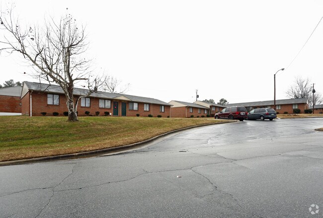 Photo - Biltmore Hills Apartments