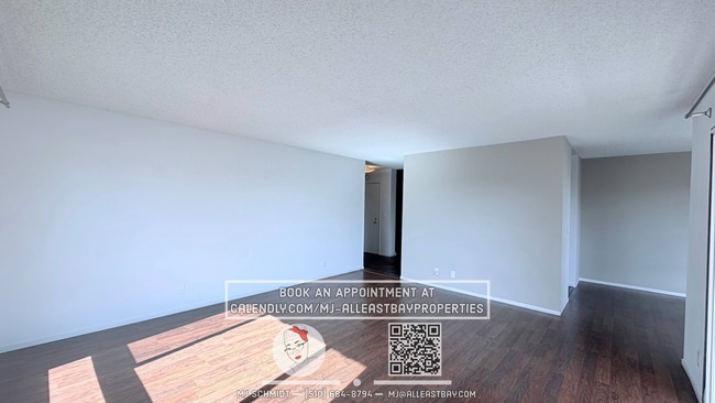 Photo - Sunny, west facing, Large 1 bedroom with tons of storage, includes water/garbage/amenities/parking! Unit 445