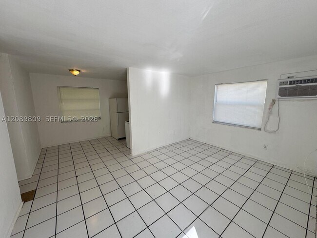 201 NW 77th St Unit 3