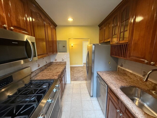 Photo - 63-11 110th St Unidad Apt C2