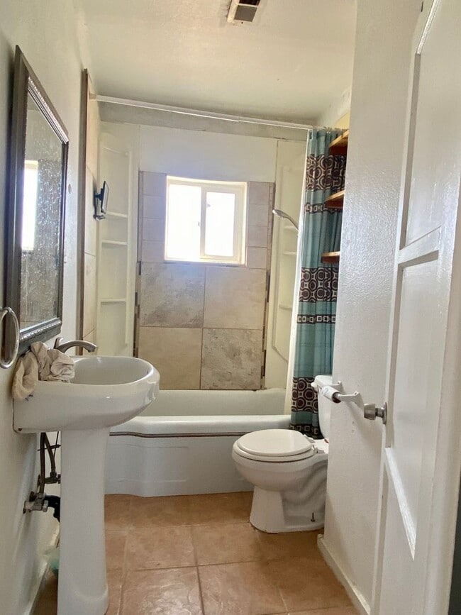 Photo - 215 W Haloid Ave